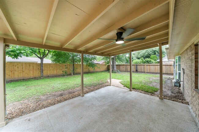 Building Photo - 16330 Autumn Wind Dr