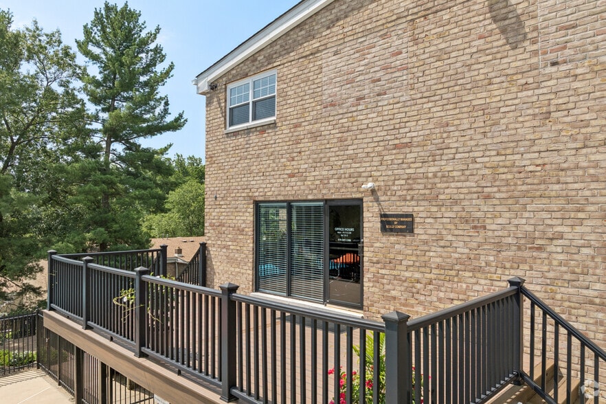 Leasing Office - Radnor Crossing
