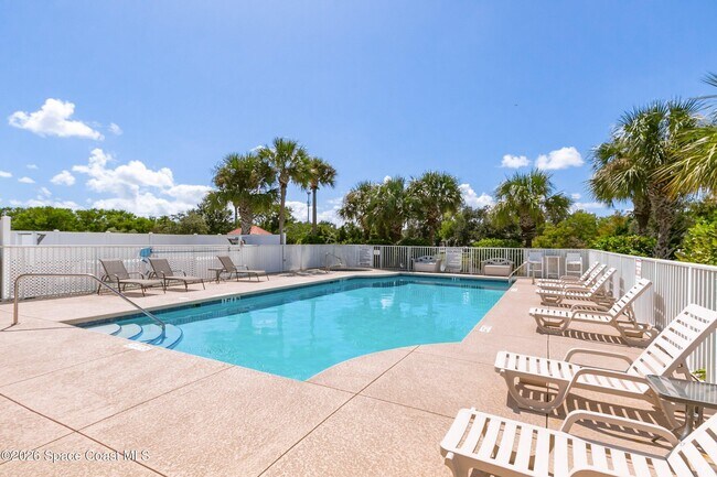 Building Photo - 800 Del Rio Way