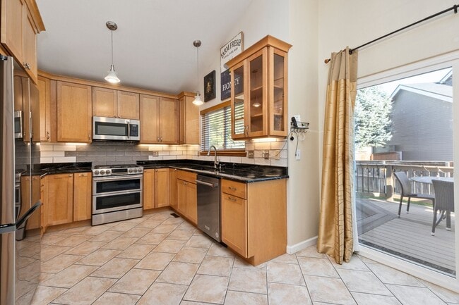 Building Photo - Beautiful 3-Bedroom Home with 2.5 Baths in Picturesque Highlands Ranch – Spacious 2005 Sq. Ft. Gem!