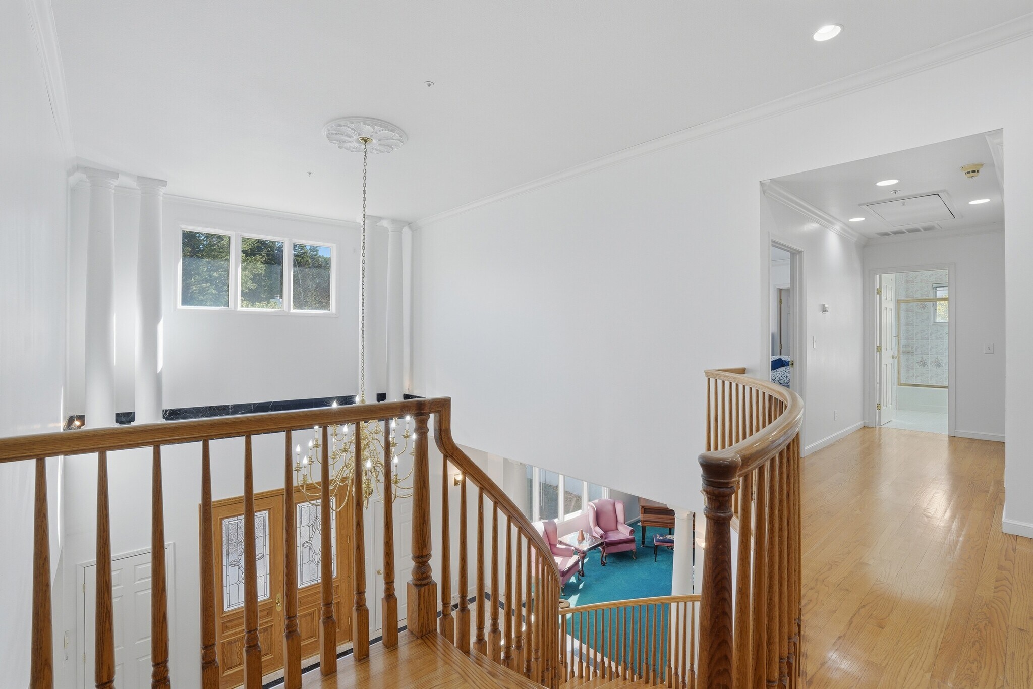 Building Photo - 544 Sunset Way