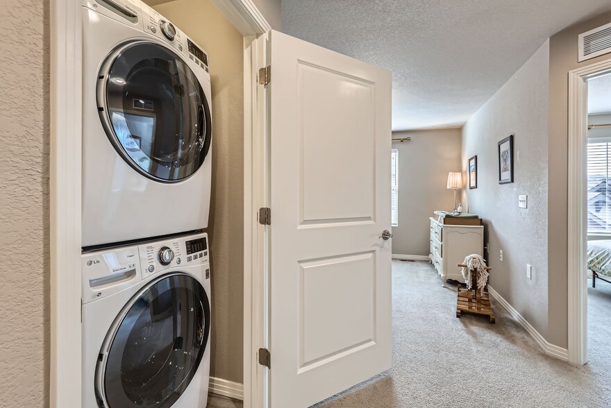 Washer Dryer in unit - 1854 Jules Ln