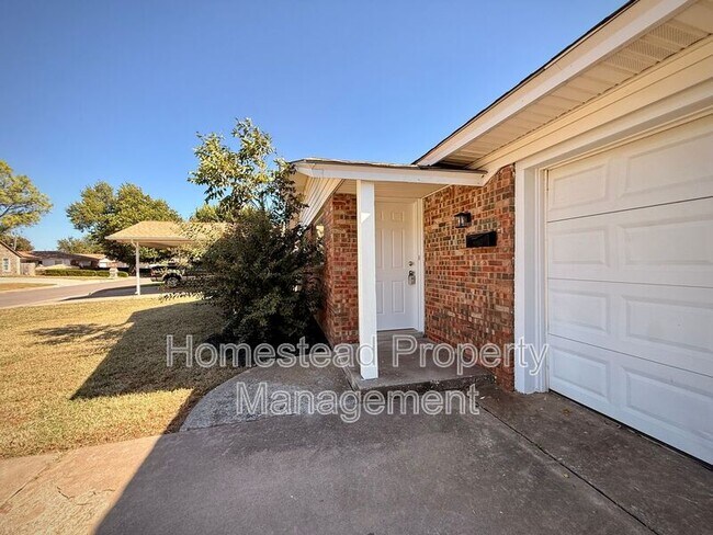 Building Photo - 2744 SW 64th St