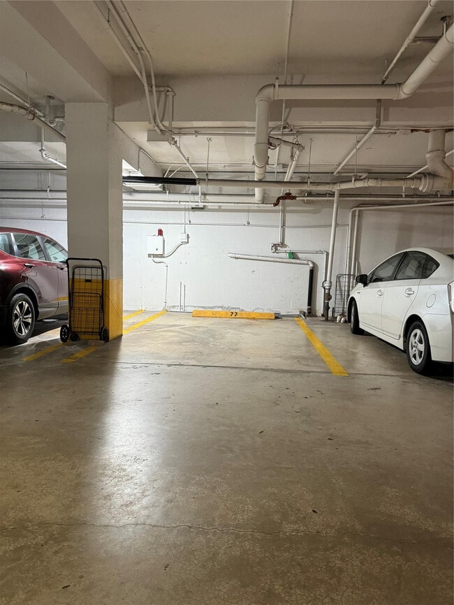 Building Photo - 1900 S Ocean Blvd