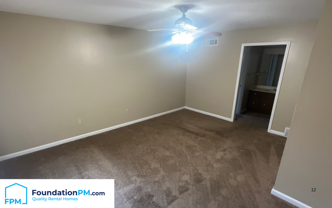 Building Photo - 3905 Clover Hill Dr