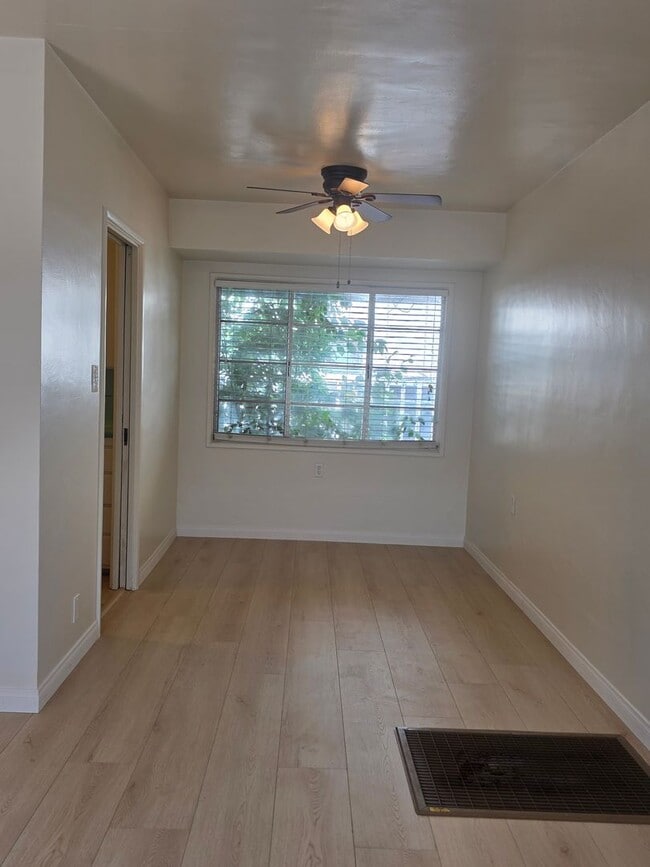 Building Photo - 2904 Sunset Ave