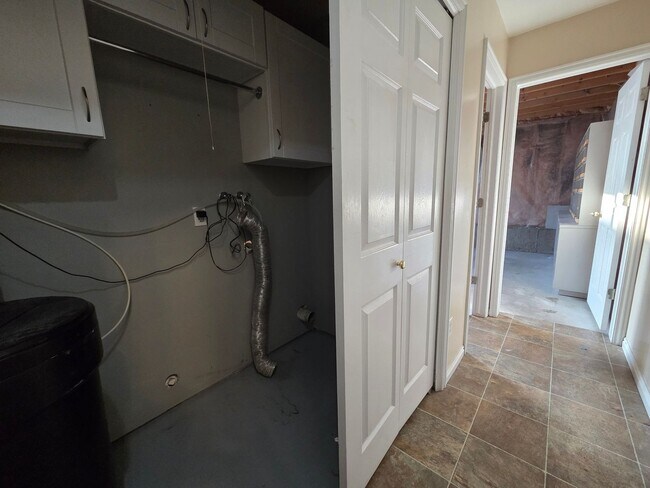 Building Photo - Charming Home in Woods Cross - Ready To Move!