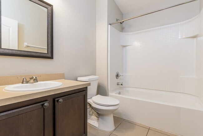 Building Photo - 13307 Tamarack Blvd