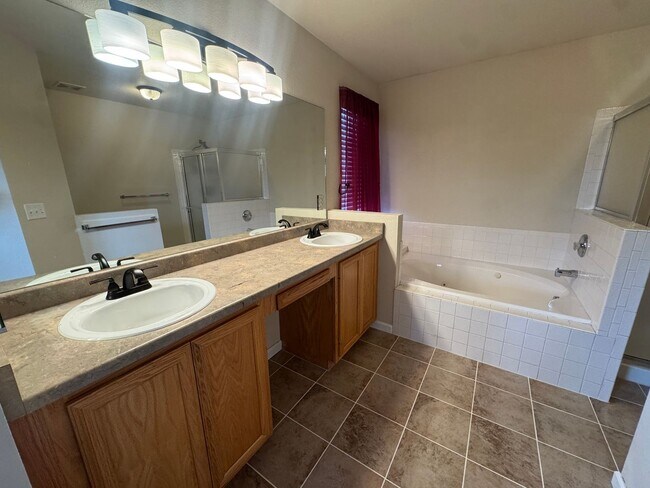 Building Photo - 7126 Oxmoor Ln