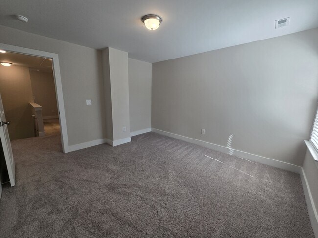 Building Photo - 807 Pryor St