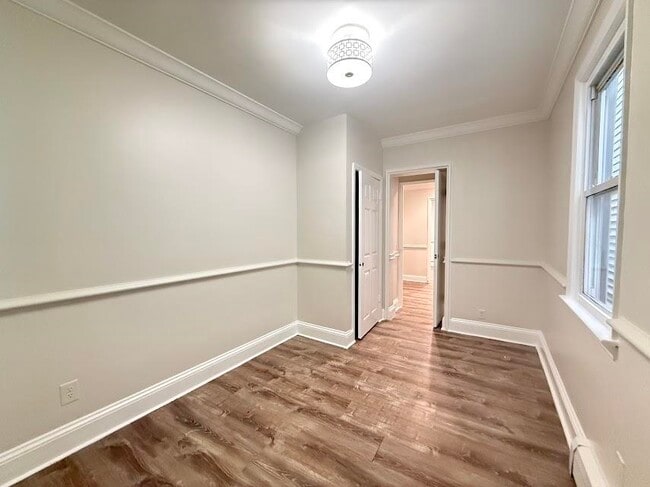 Building Photo - 226 70th St