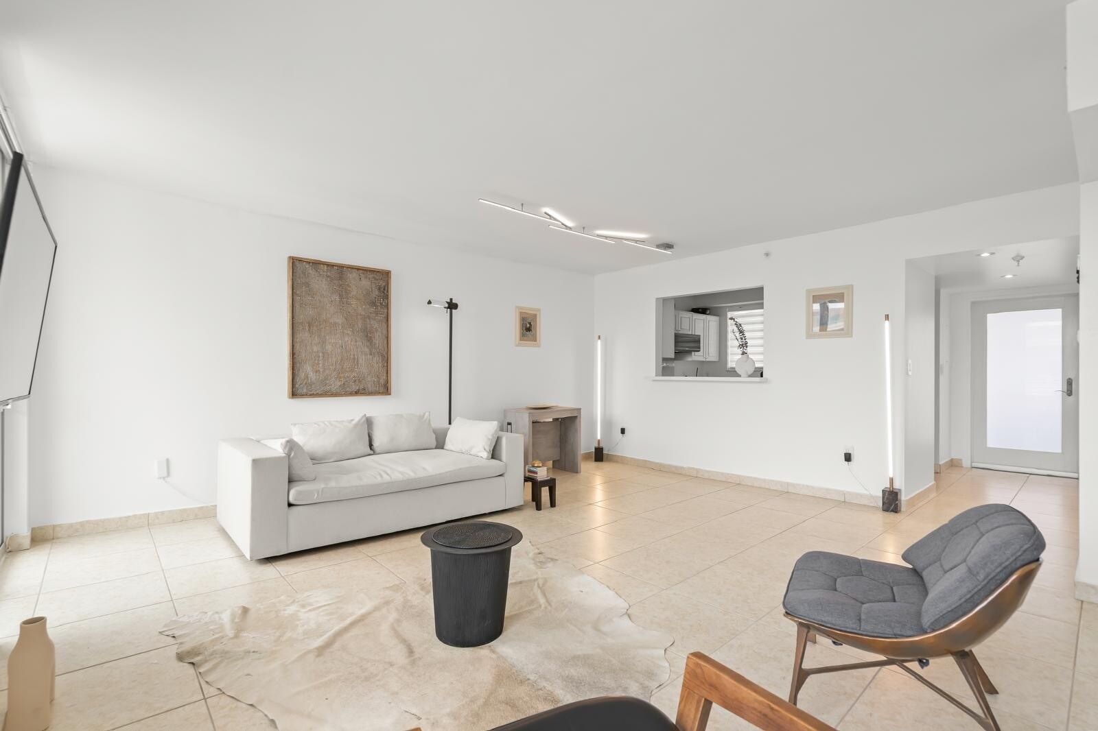 Building Photo - 7800 Collins Ave