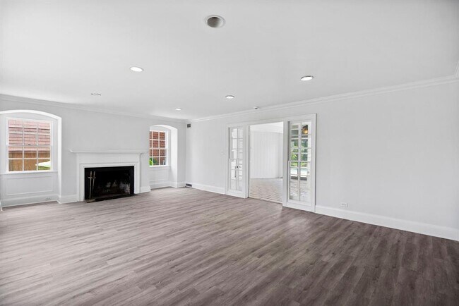 Building Photo - 3424 S MacGregor Way