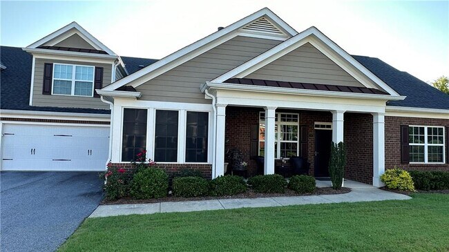 Building Photo - 3462 Lindenridge Cir