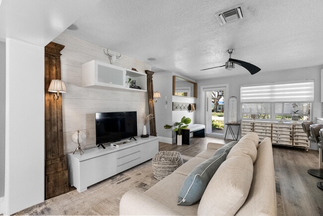 Building Photo - 1605 Treemont Ave