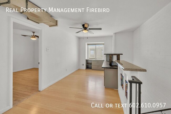 Building Photo - 4439 E Wood St