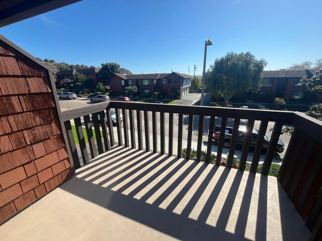 Building Photo - 2556 Ocean Cove Dr