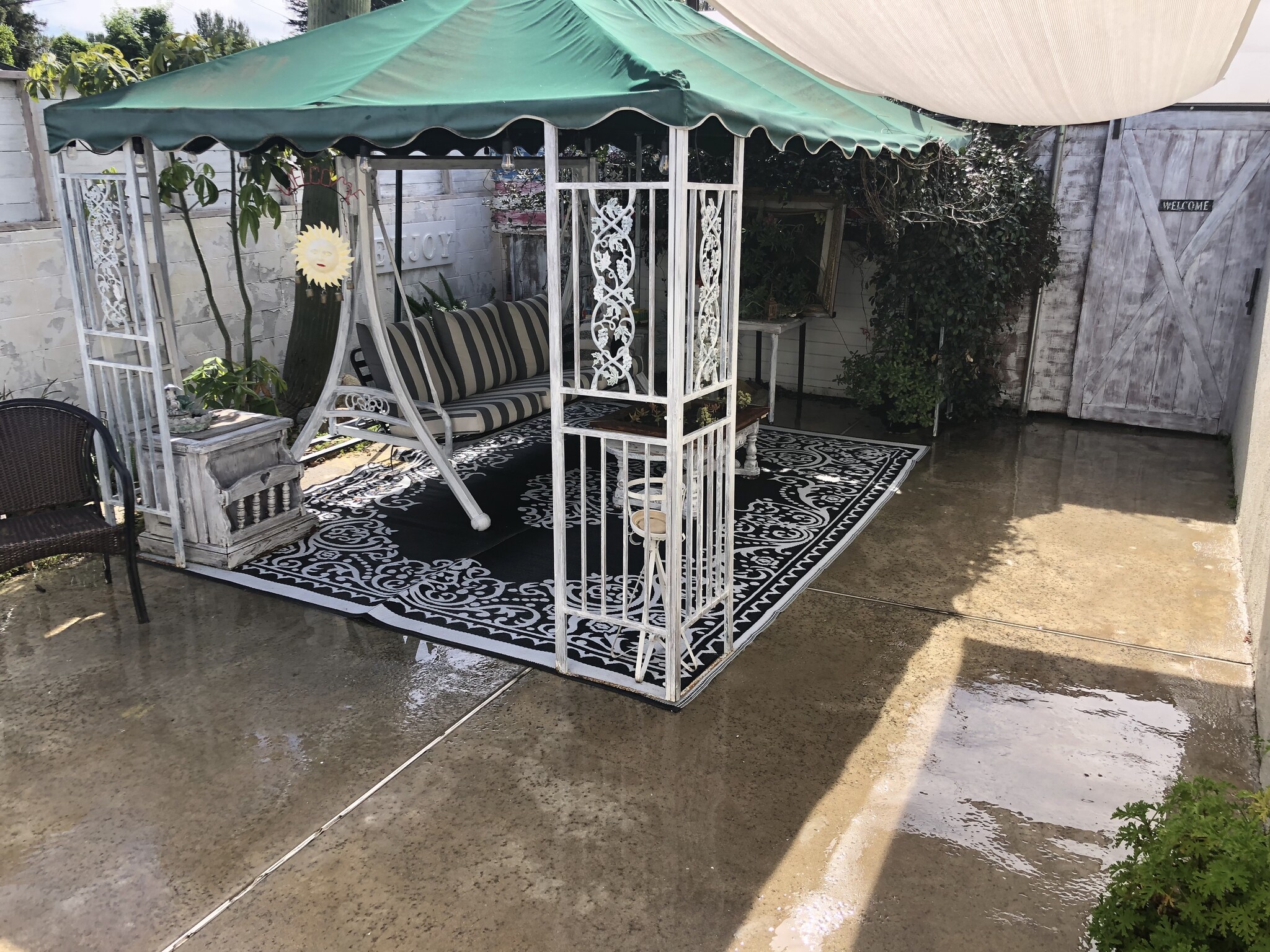 Building Photo - 10802 Howard St