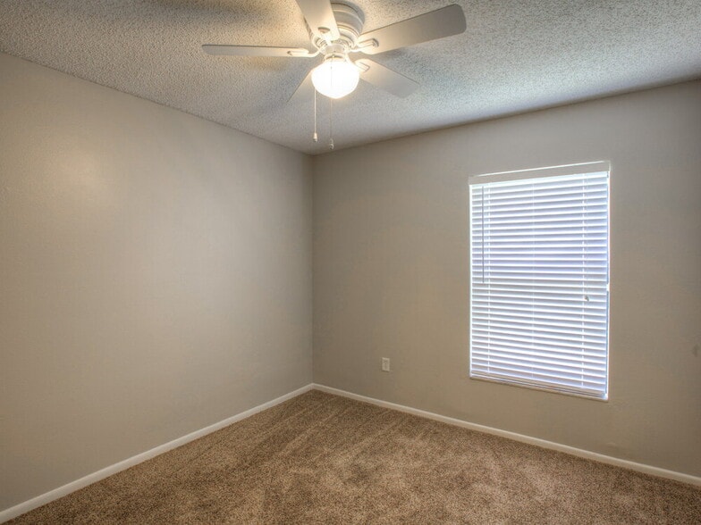 Building Photo - 420 Mainsail Ct