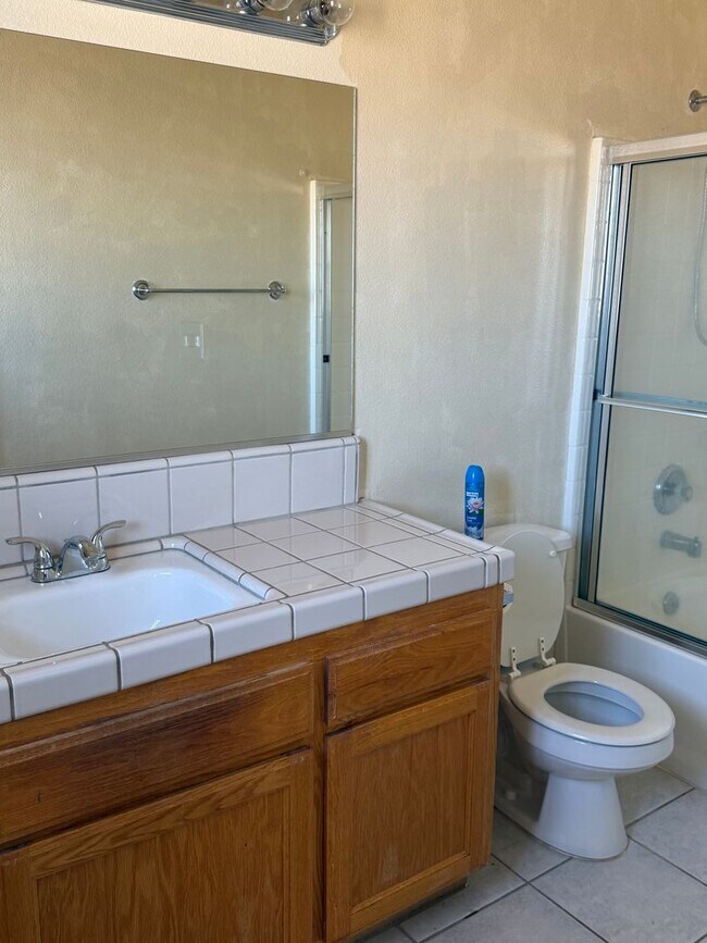 Building Photo - MOVE-IN -READY