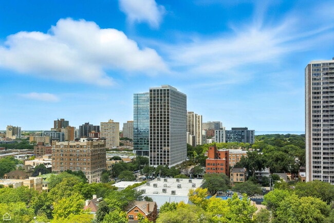 Building Photo - 720 W Gordon Terrace