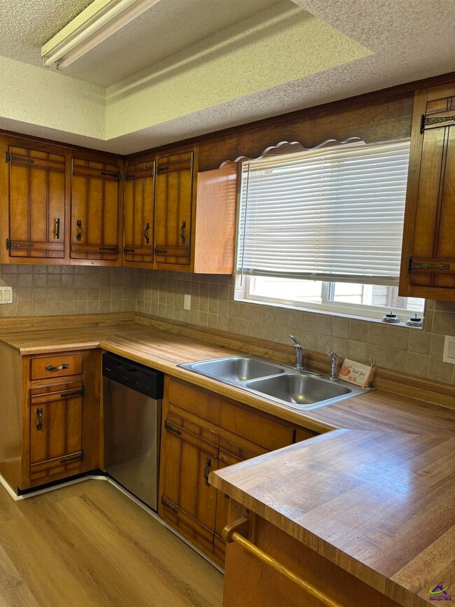 Building Photo - 130 Pleasant Hill Ct