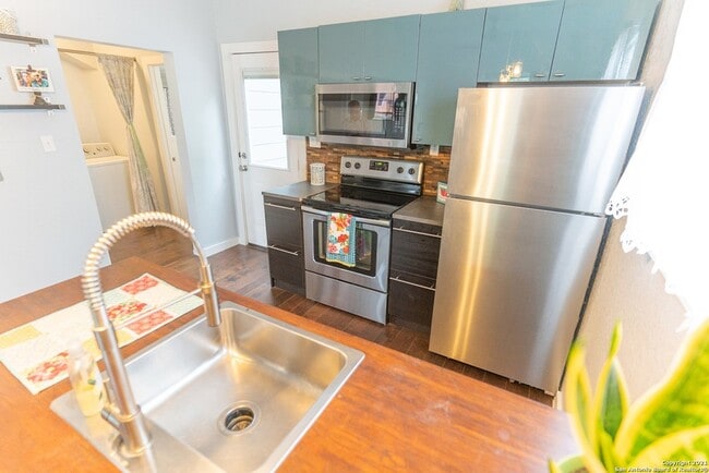 Building Photo - 708 Nevada St