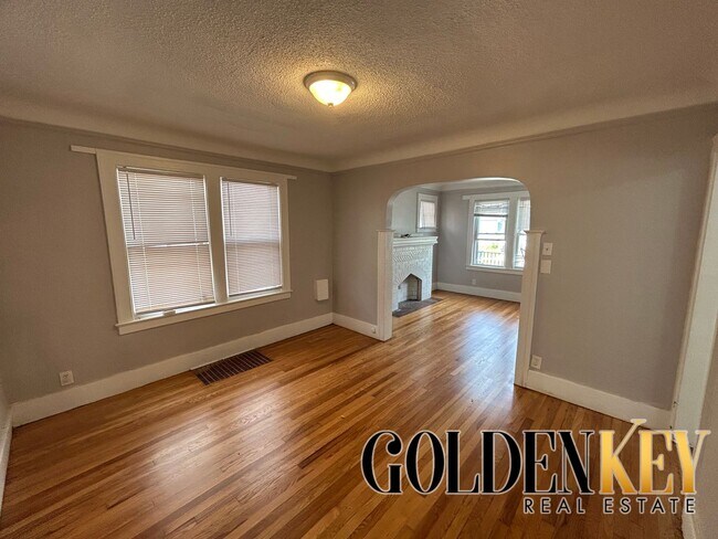 Building Photo - 15745 Cherrylawn St