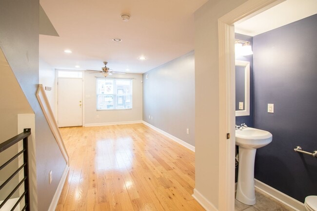 Building Photo - Contemporary Three Bedroom Home in Point Breeze