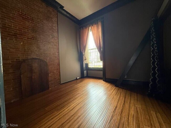 Building Photo - 3645 Prospect Ave E