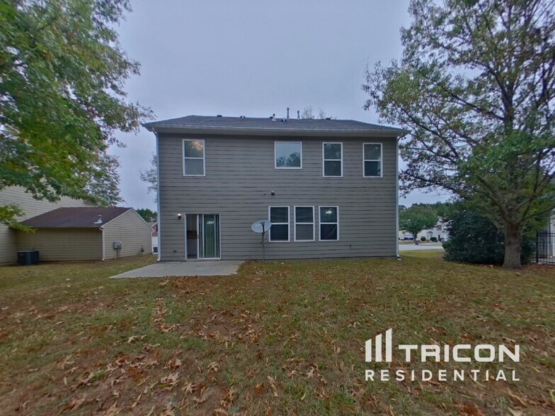 Building Photo - 8122 Valley Ridge Dr