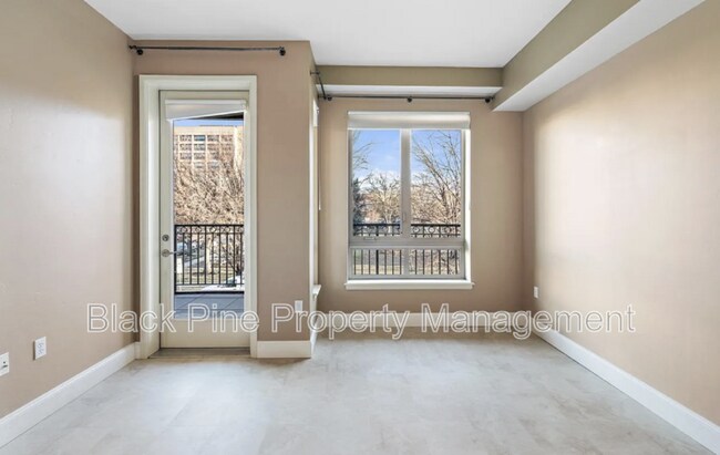 Building Photo - 323 W Jefferson St