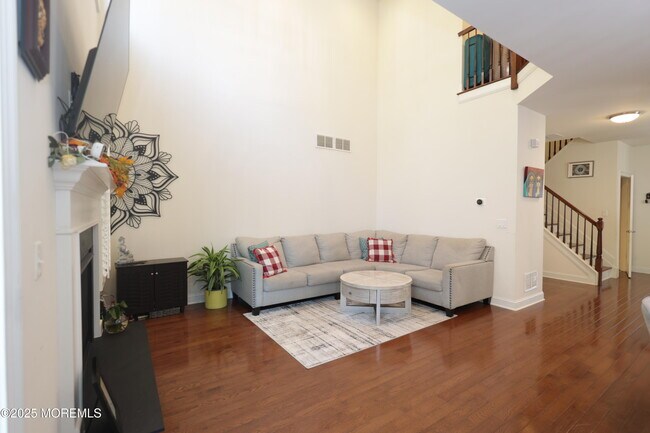 Building Photo - 21 McCormick Ave N