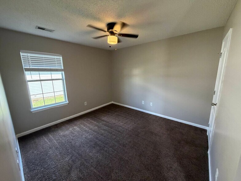 Building Photo - 3447 Jeanne Ln