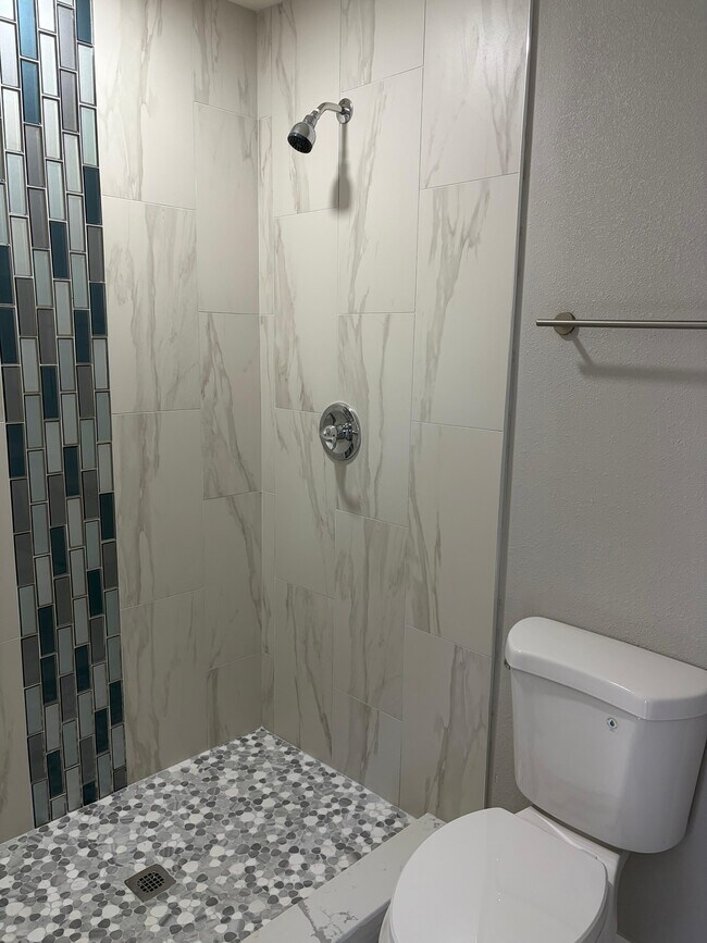 Building Photo - 4664 Blount Ave