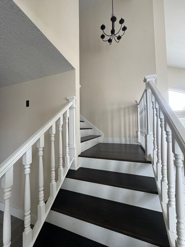 Building Photo - Beautiful 4 bedroom Home in Perris!