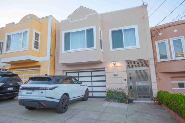 Primary Photo - 938 Huron Ave