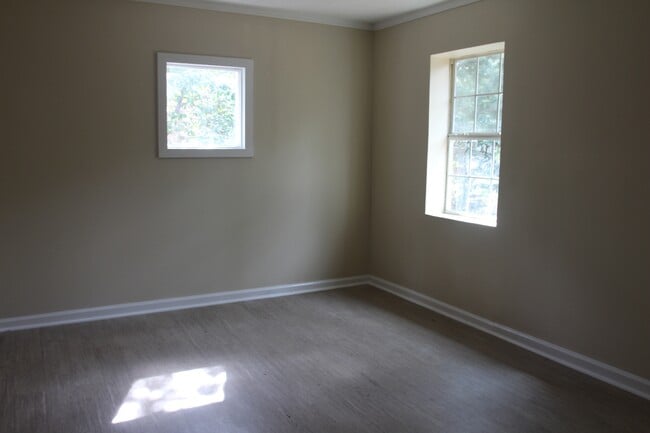 Building Photo - 413 Vick St