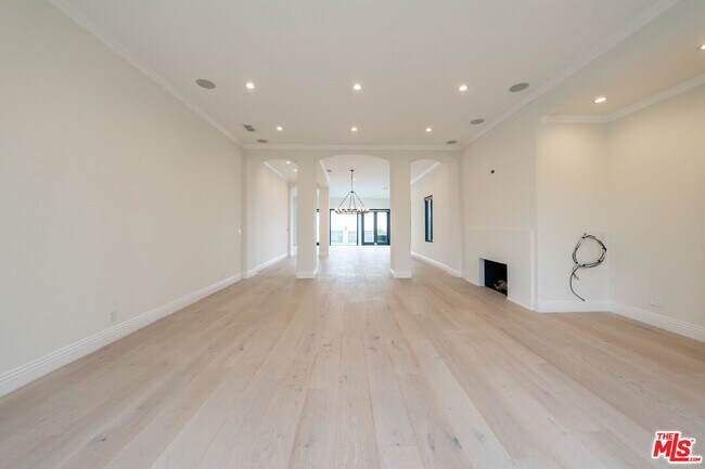 Building Photo - 4576 Martson Dr