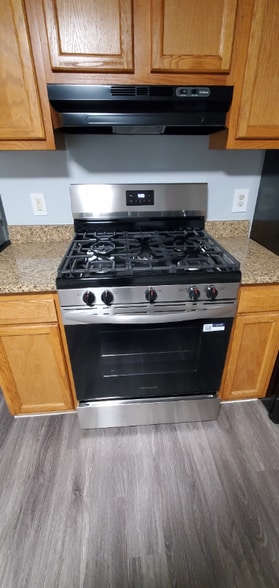 Building Photo - 84 Danforth St