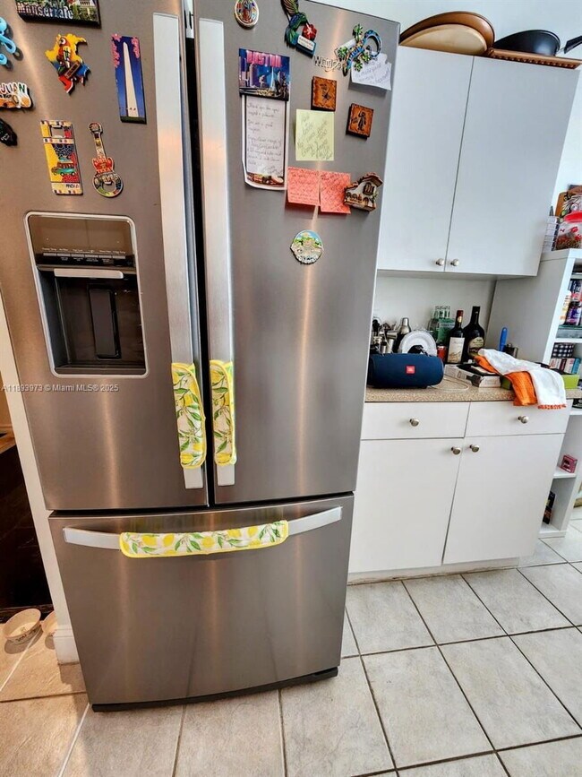 Building Photo - 730 NE 90th St