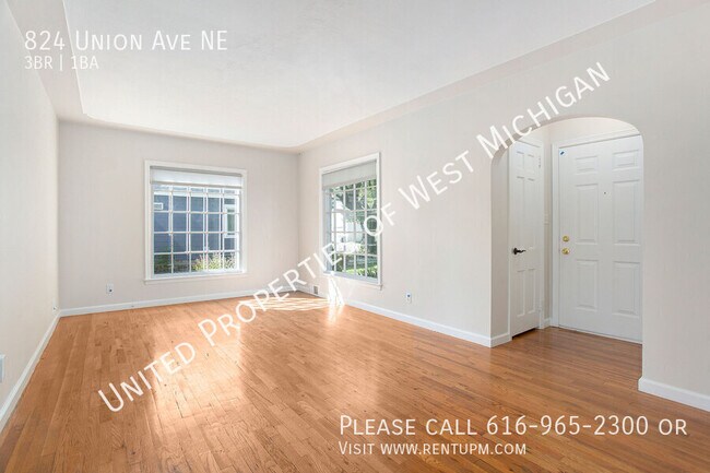 Building Photo - Available Now | 3 Bedroom 1 Bath Single Fa...