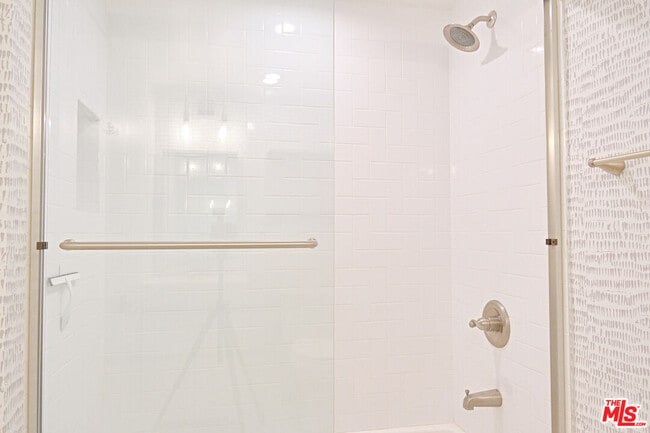 Building Photo - 842 11th St