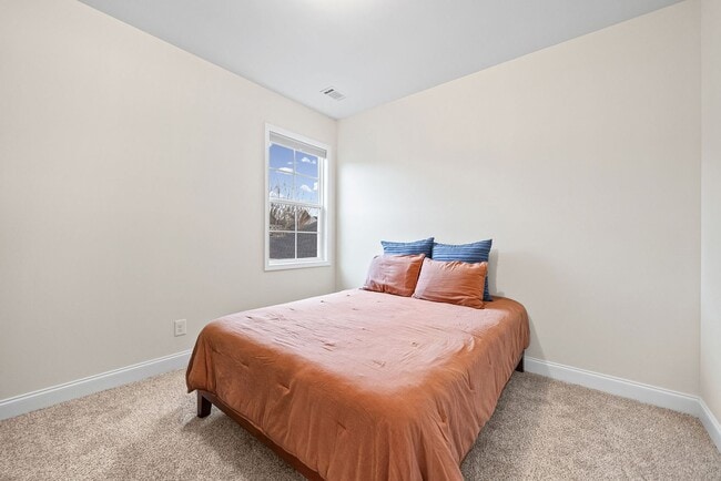 Building Photo - Gorgeous 3 Bedroom Pet Friendly Home For Rent in Pleasant View