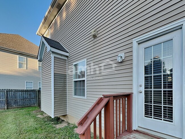 Building Photo - 3030 Romain Trl