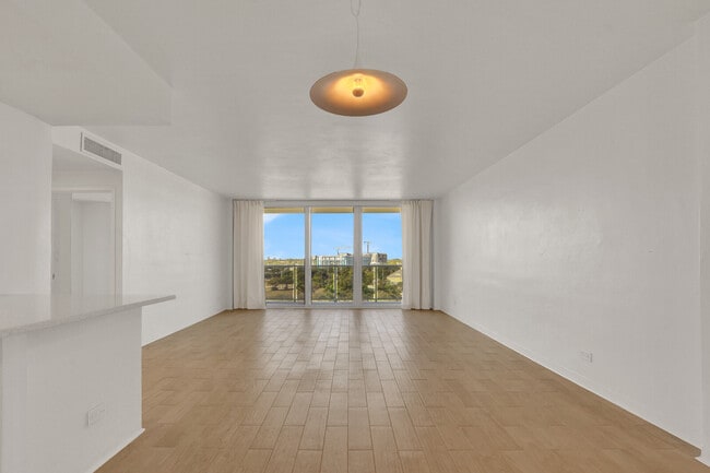 Building Photo - 2800 N Flagler Dr