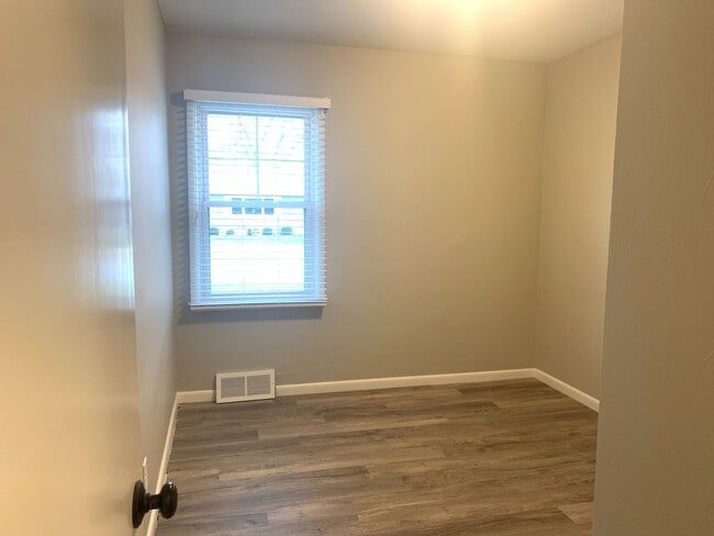 Building Photo - Completely remodeled 4 bedroom home! Hudsonville Schools