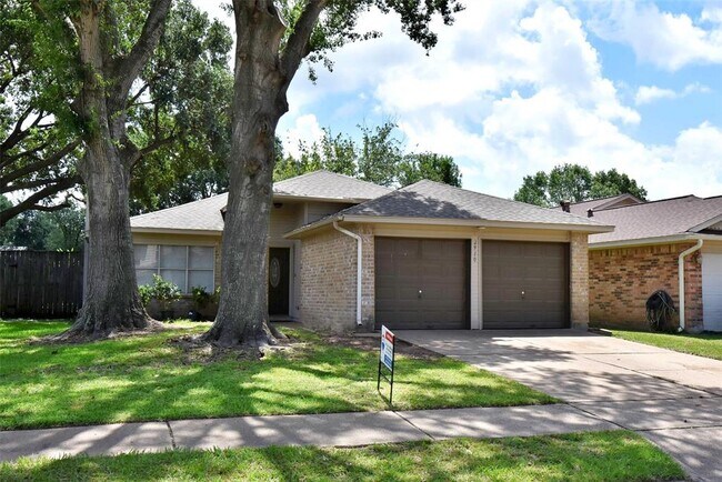 Building Photo - 2910 Walnut Springs Dr