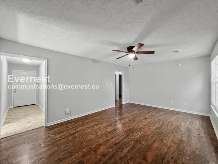 Building Photo - 1984 Custer Dr