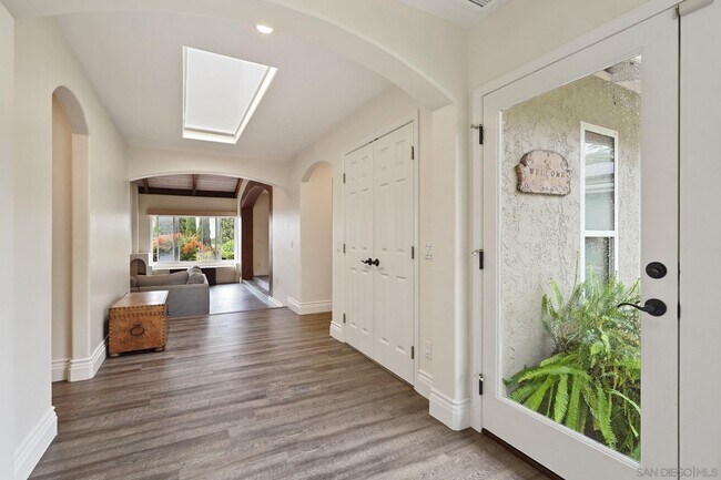 Building Photo - 14844 Rancho Real